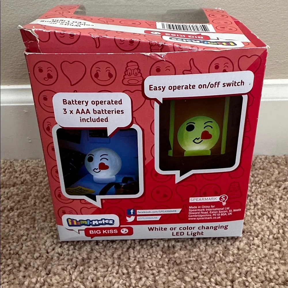 Kiss Emoji light up light